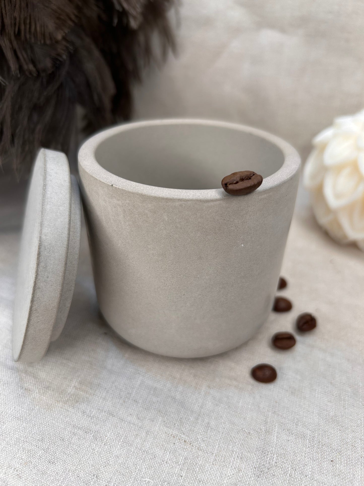 Minimalist Concrete Candle Jar with Lid – Handmade Cement Container – Scandinavian Modern Decor
