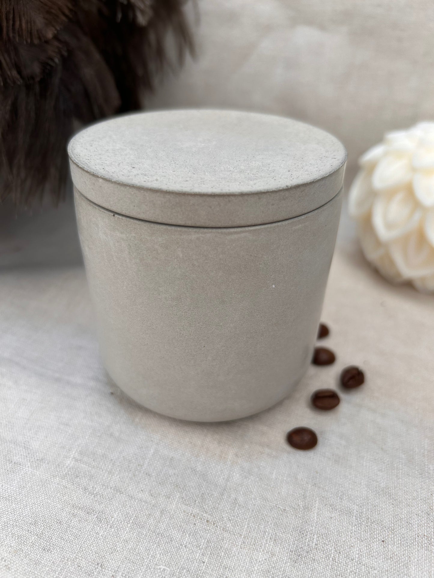 Minimalist Concrete Candle Jar with Lid – Handmade Cement Container – Scandinavian Modern Decor
